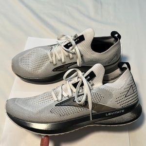 Brooks Levitate Stealthfit 5